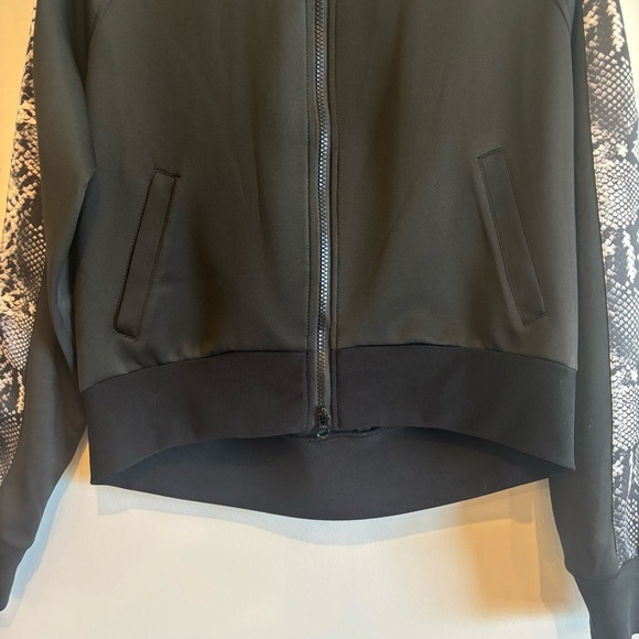 Pam & Gela Black Snakeskin Print Front Zip Track Jacket Medium Athleisure - Picture 5 of 13